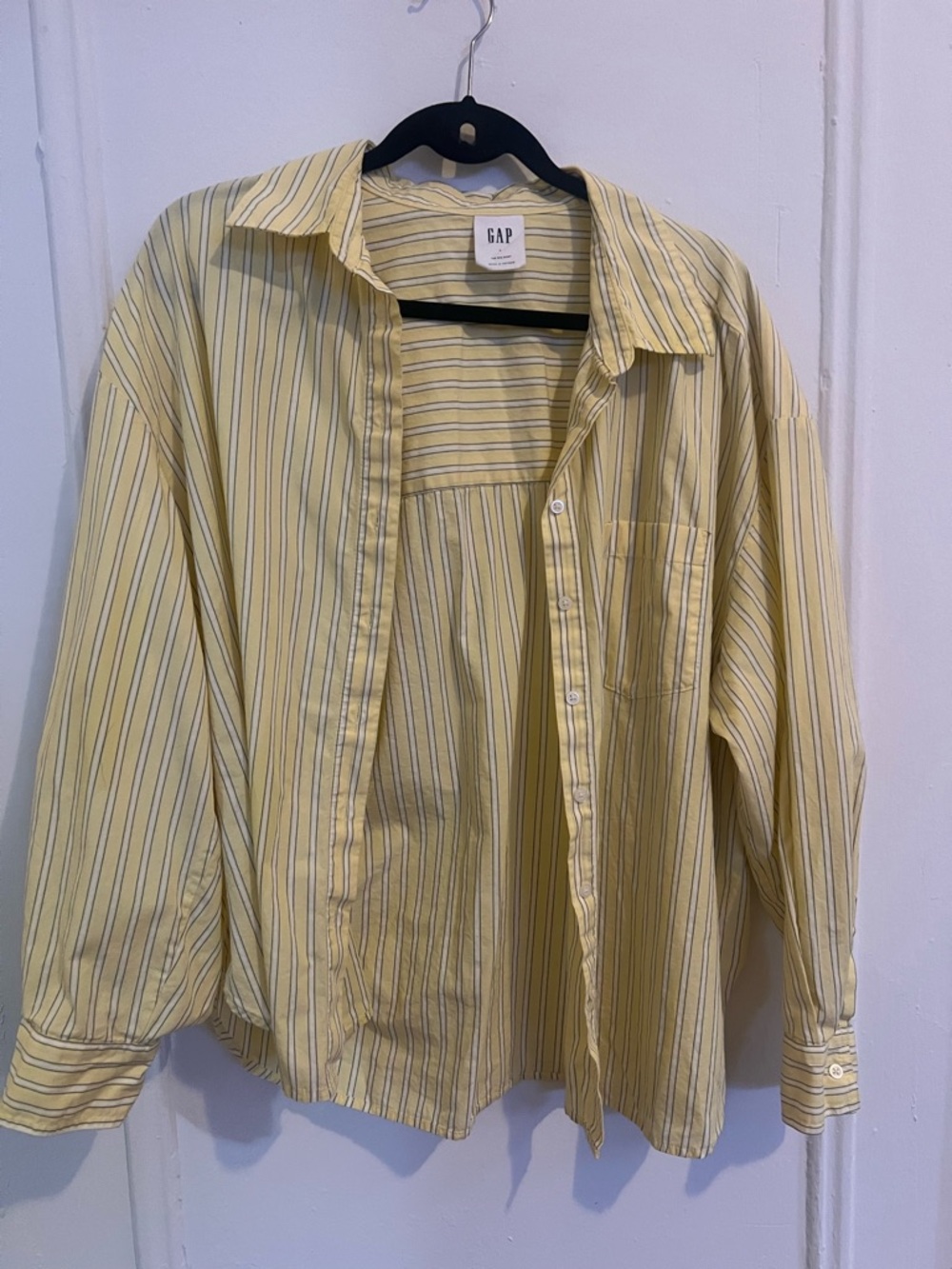 GAP Butter Yellow Striped Button-Up Shirt size large